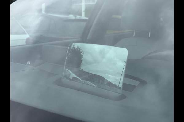 Hyundai Kona EV Limited 64 kWh | 49350 KM | Virtual Cockpit | Navigatiesysteem | Stoelverwarming
