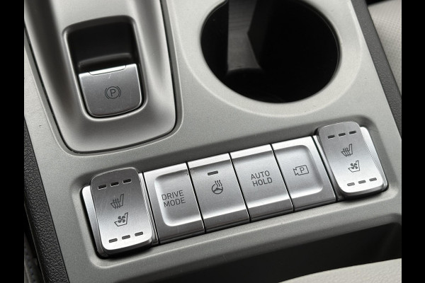 Hyundai Kona EV Limited 64 kWh | 49350 KM | Virtual Cockpit | Navigatiesysteem | Stoelverwarming