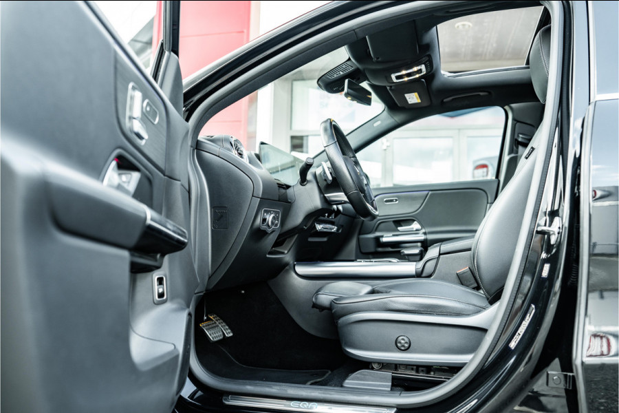 Mercedes-Benz EQA 250 AMG Line 67 kWh | Pano | Apple Carplay |