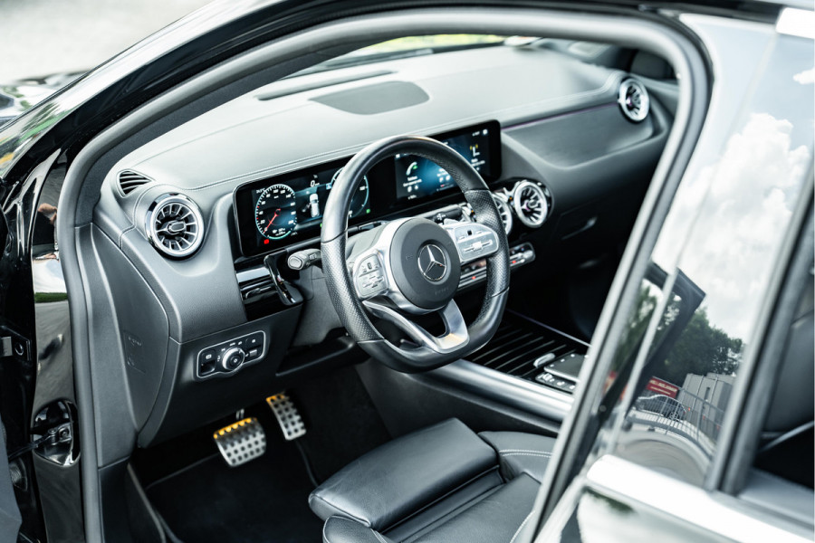 Mercedes-Benz EQA 250 AMG Line 67 kWh | Pano | Apple Carplay |