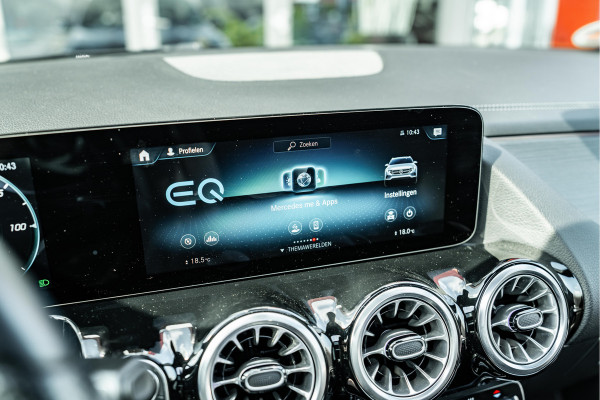 Mercedes-Benz EQA 250 AMG Line 67 kWh | Pano | Apple Carplay |