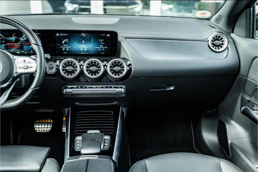 Mercedes-Benz EQA 250 AMG Line 67 kWh | Pano | Apple Carplay |