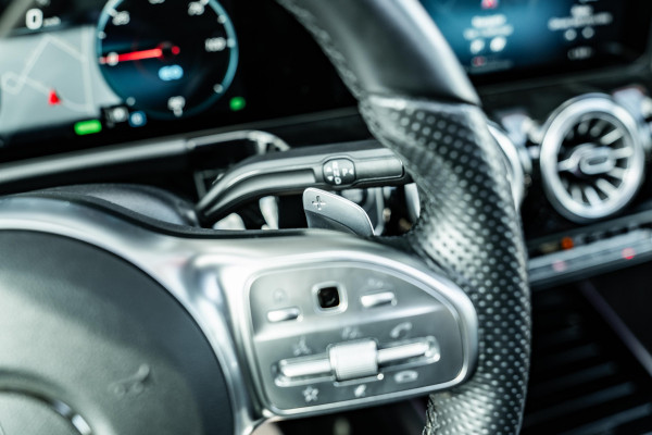 Mercedes-Benz EQA 250 AMG Line 67 kWh | Pano | Apple Carplay |