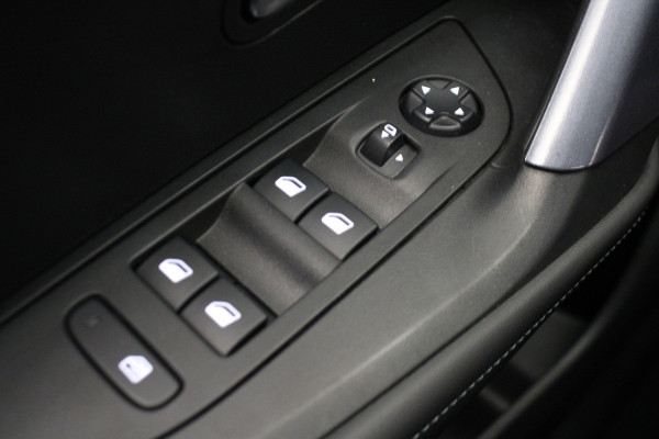 Peugeot 2008 1.2 PureTech Allure |Stoelverwarming|Navi|