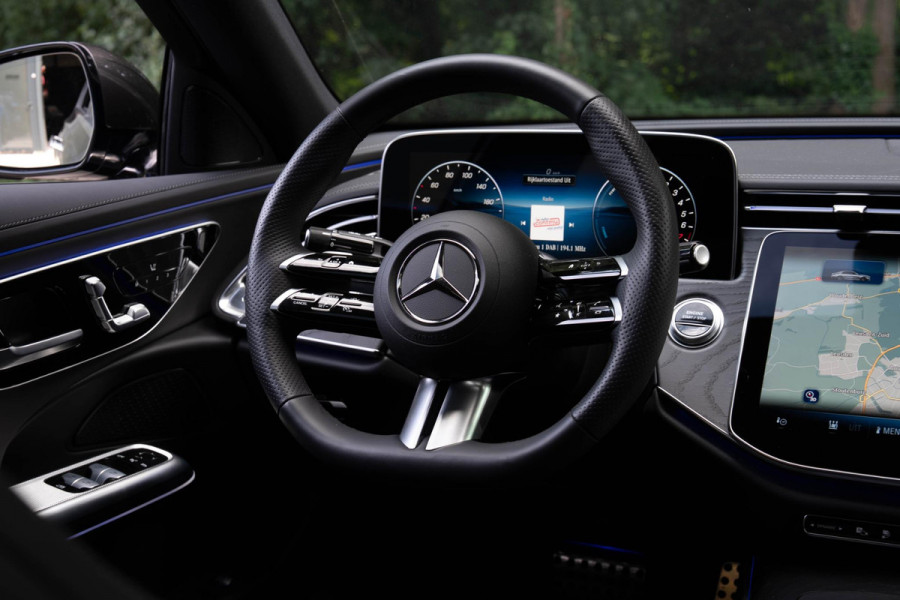 Mercedes-Benz E-Klasse 300 e AMG Line | Panorama | Memory | 360 Camera