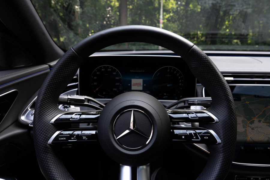 Mercedes-Benz E-Klasse 300 e AMG Line | Panorama | Memory | 360 Camera
