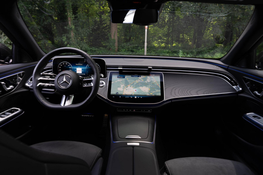 Mercedes-Benz E-Klasse 300 e AMG Line | Panorama | Memory | 360 Camera