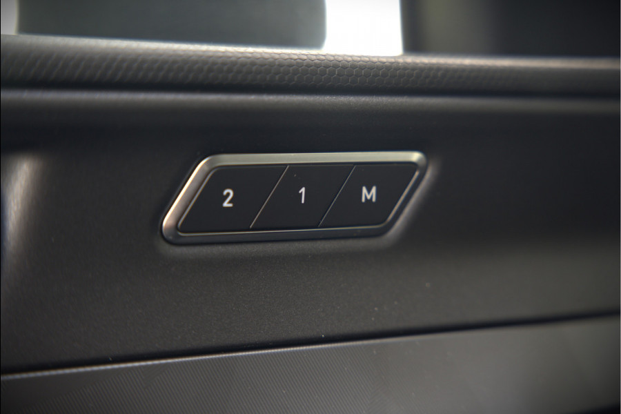 Lynk & Co 01 1.5 | Panoramadak | Stoelverwarming | Keyless | Apple Carplay | Memory Seat | Adaptive Cruise Control | Infinity | Navigatie | Camera | Parkeersensoren | Ambiance Verlichting | SOH 95,88%