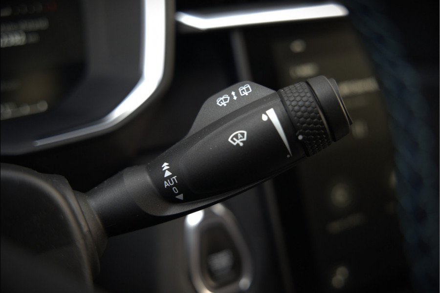 Lynk & Co 01 1.5 | Panoramadak | Stoelverwarming | Keyless | Apple Carplay | Memory Seat | Adaptive Cruise Control | Infinity | Navigatie | Camera | Parkeersensoren | Ambiance Verlichting | SOH 95,88%