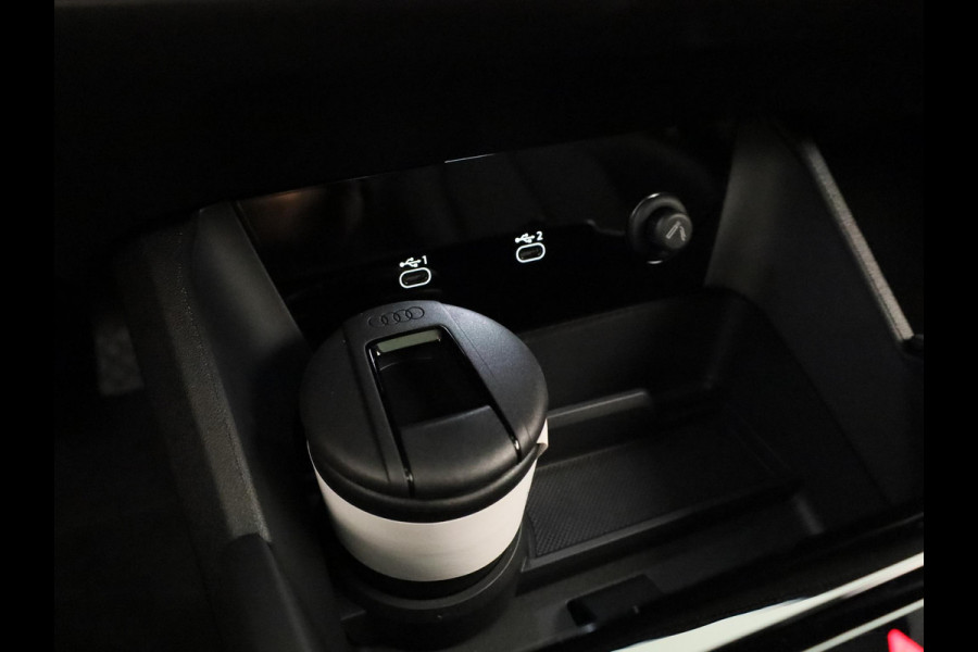 Audi Q6 e-tron Advanced edition 83 kWh Panoramadak | Getint glas | Apple carplay | Stoelverwarming |