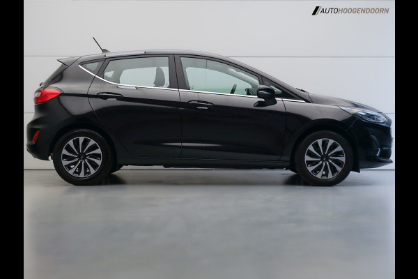 Ford Fiesta 1.0 EcoBoost Hybrid Titanium (APPLE CARPLAY,LED VERLICHTING,PARKEERSENSOREN,CRUISE,NAVIGATIE,LANE ASSIST,TOPCONDITIE)