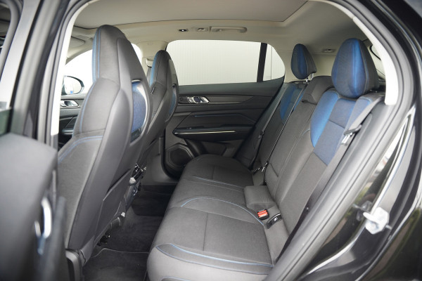 Lynk & Co 01 1.5 | Panoramadak | Stoelverwarming | Keyless | Apple Carplay | Memory Seat | Adaptive Cruise Control | Infinity | Navigatie | Camera | Parkeersensoren | Ambiance Verlichting | SOH 95,88%