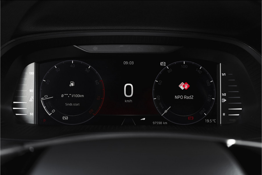 Škoda Octavia Combi 1.0 e-TSI 110 PK Sport Business - Automaat | Dig. Cockpit | Cruise | Stoelverw. | PDC | Camera | NAV + App. Connect | ECC | Afn. Trekhaak | LM 17" |
