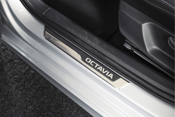 Škoda Octavia Combi 1.0 e-TSI 110 PK Sport Business - Automaat | Dig. Cockpit | Cruise | Stoelverw. | PDC | Camera | NAV + App. Connect | ECC | Afn. Trekhaak | LM 17" |