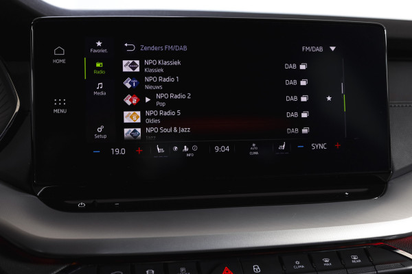 Škoda Octavia Combi 1.0 e-TSI 110 PK Sport Business - Automaat | Dig. Cockpit | Cruise | Stoelverw. | PDC | Camera | NAV + App. Connect | ECC | Afn. Trekhaak | LM 17" |