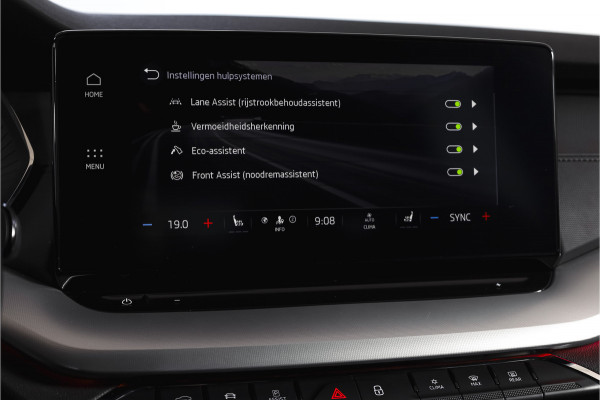 Škoda Octavia Combi 1.0 e-TSI 110 PK Sport Business - Automaat | Dig. Cockpit | Cruise | Stoelverw. | PDC | Camera | NAV + App. Connect | ECC | Afn. Trekhaak | LM 17" |