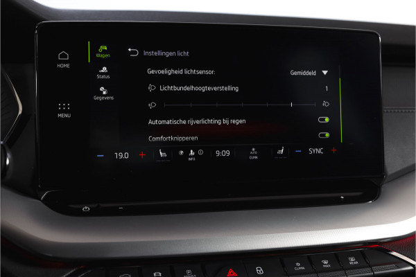 Škoda Octavia Combi 1.0 e-TSI 110 PK Sport Business - Automaat | Dig. Cockpit | Cruise | Stoelverw. | PDC | Camera | NAV + App. Connect | ECC | Afn. Trekhaak | LM 17" |