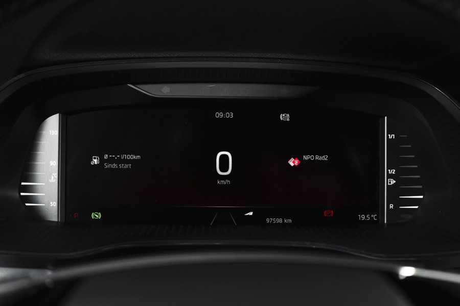 Škoda Octavia Combi 1.0 e-TSI 110 PK Sport Business - Automaat | Dig. Cockpit | Cruise | Stoelverw. | PDC | Camera | NAV + App. Connect | ECC | Afn. Trekhaak | LM 17" |