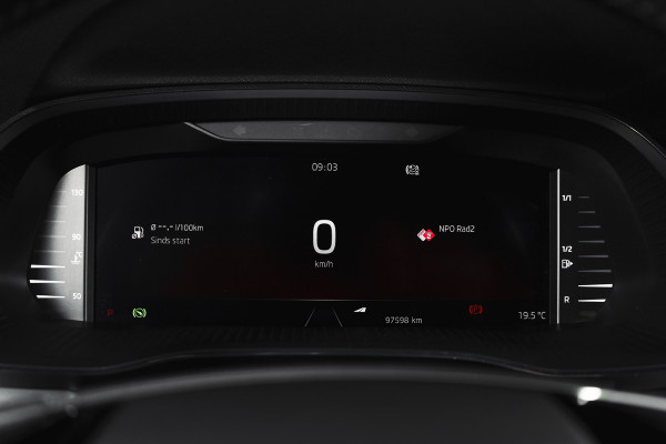 Škoda Octavia Combi 1.0 e-TSI 110 PK Sport Business - Automaat | Dig. Cockpit | Cruise | Stoelverw. | PDC | Camera | NAV + App. Connect | ECC | Afn. Trekhaak | LM 17" |
