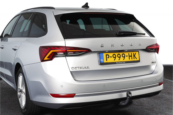 Škoda Octavia Combi 1.0 e-TSI 110 PK Sport Business - Automaat | Dig. Cockpit | Cruise | Stoelverw. | PDC | Camera | NAV + App. Connect | ECC | Afn. Trekhaak | LM 17" |