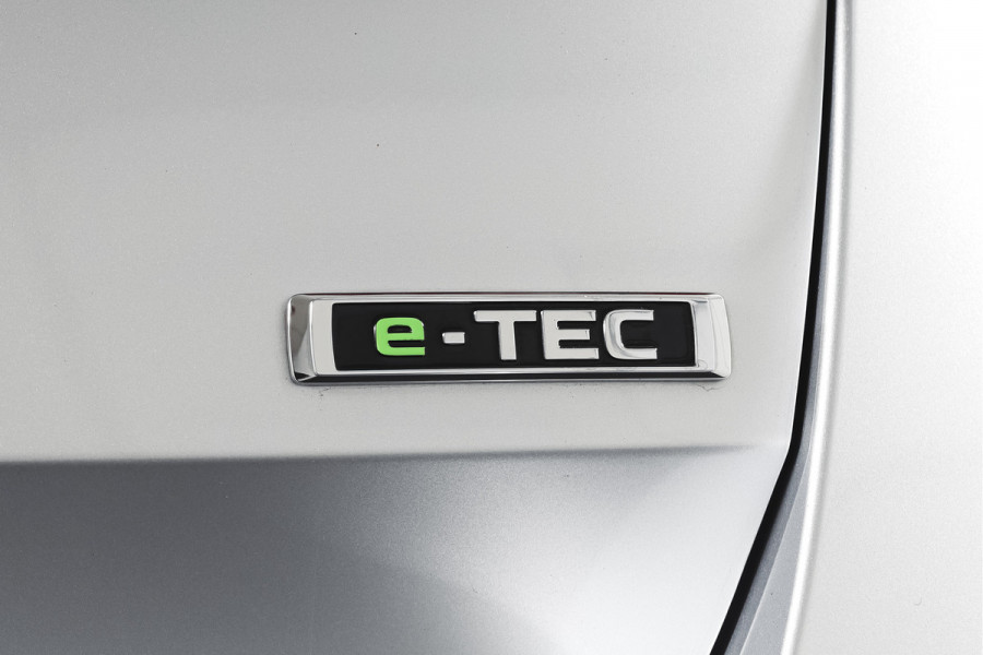Škoda Octavia Combi 1.0 e-TSI 110 PK Sport Business - Automaat | Dig. Cockpit | Cruise | Stoelverw. | PDC | Camera | NAV + App. Connect | ECC | Afn. Trekhaak | LM 17" |