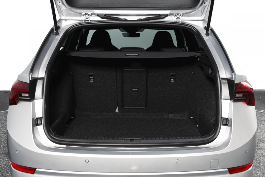 Škoda Octavia Combi 1.0 e-TSI 110 PK Sport Business - Automaat | Dig. Cockpit | Cruise | Stoelverw. | PDC | Camera | NAV + App. Connect | ECC | Afn. Trekhaak | LM 17" |