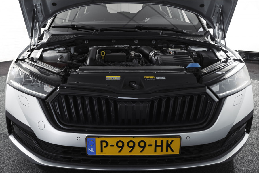 Škoda Octavia Combi 1.0 e-TSI 110 PK Sport Business - Automaat | Dig. Cockpit | Cruise | Stoelverw. | PDC | Camera | NAV + App. Connect | ECC | Afn. Trekhaak | LM 17" |