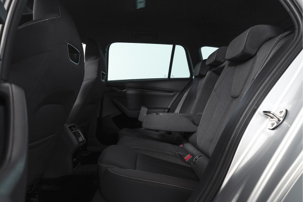 Škoda Octavia Combi 1.0 e-TSI 110 PK Sport Business - Automaat | Dig. Cockpit | Cruise | Stoelverw. | PDC | Camera | NAV + App. Connect | ECC | Afn. Trekhaak | LM 17" |