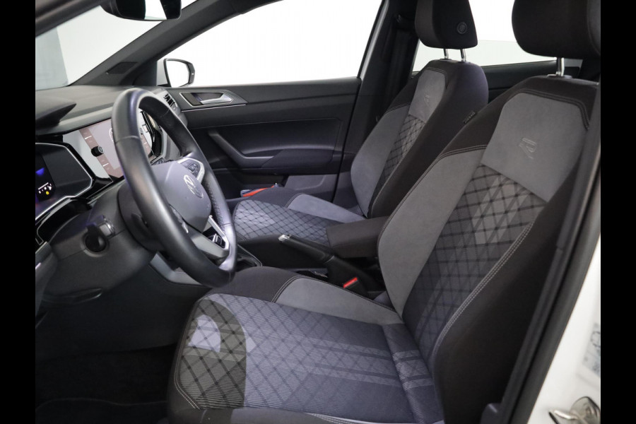 Volkswagen Polo 1.0 TSI R-Line 95 pk Automaat (DSG) | Verlengde garantie | Navigatie via App | Parkeersensoren | Achteruitrijcamera | Keyless | R-Line |