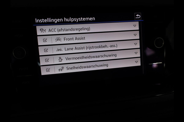 Volkswagen Polo 1.0 TSI R-Line 95 pk Automaat (DSG) | Verlengde garantie | Navigatie via App | Parkeersensoren | Achteruitrijcamera | Keyless | R-Line |