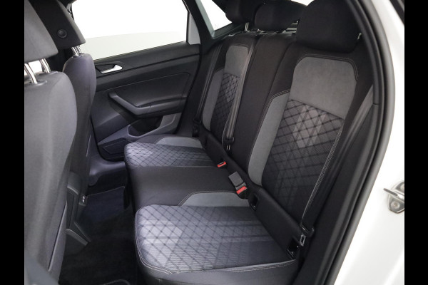 Volkswagen Polo 1.0 TSI R-Line 95 pk Automaat (DSG) | Verlengde garantie | Navigatie via App | Parkeersensoren | Achteruitrijcamera | Keyless | R-Line |