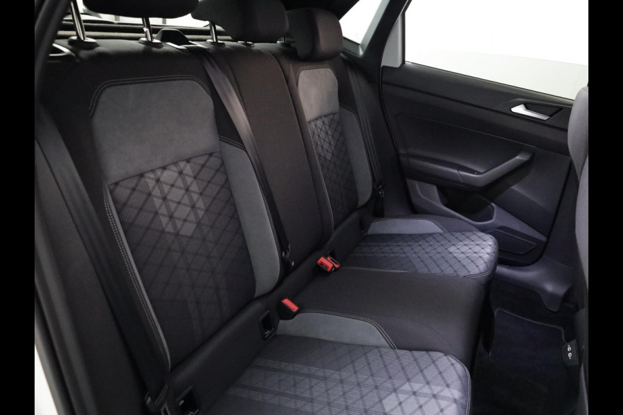 Volkswagen Polo 1.0 TSI R-Line 95 pk Automaat (DSG) | Verlengde garantie | Navigatie via App | Parkeersensoren | Achteruitrijcamera | Keyless | R-Line |