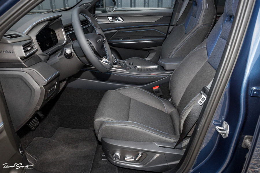 Lynk & Co 01 1.5 All-in geprijsd: inclusief onderhoud, 1 jaar BOVAG-garantie | Panorama dak | Adaptieve cruise | Blis | Memory |