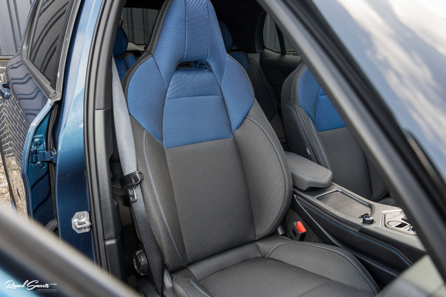 Lynk & Co 01 1.5 All-in geprijsd: inclusief onderhoud, 1 jaar BOVAG-garantie | Panorama dak | Adaptieve cruise | Blis | Memory |
