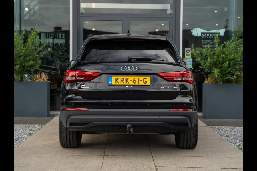 Audi Q3 45 TFSI e 245pk PHEV Business Edition / Trekhaak / Lederen bekleding / Navi