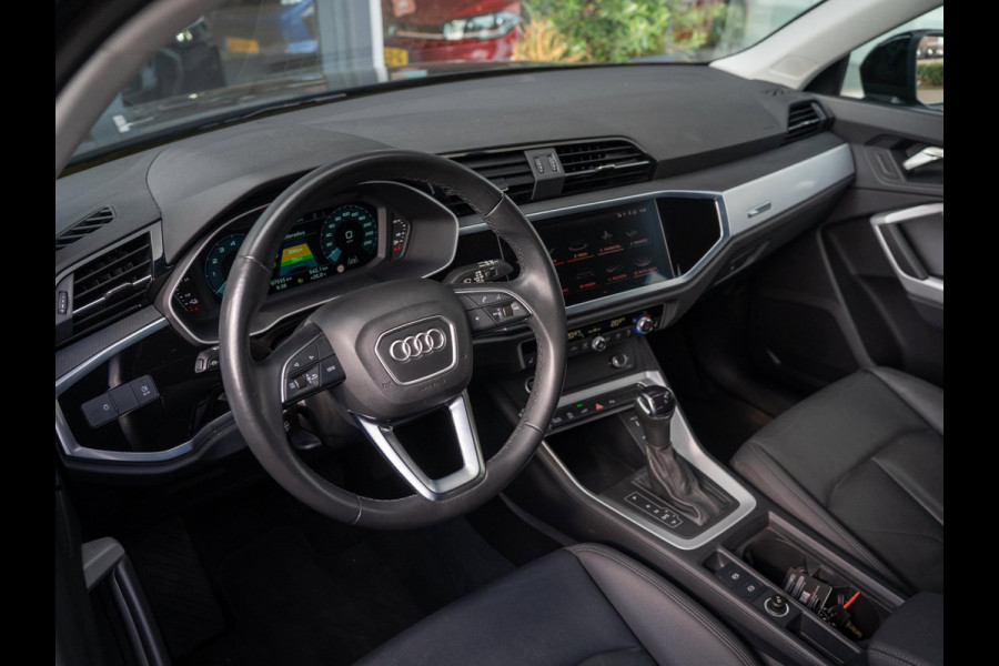 Audi Q3 45 TFSI e 245pk PHEV Business Edition / Trekhaak / Lederen bekleding / Navi