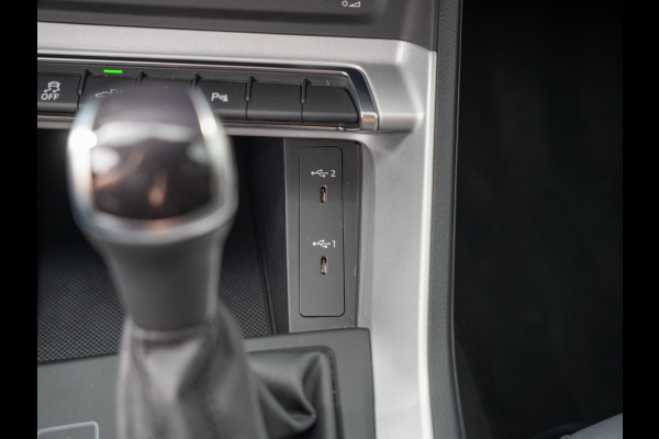 Audi Q3 45 TFSI e 245pk PHEV Business Edition / Trekhaak / Lederen bekleding / Navi
