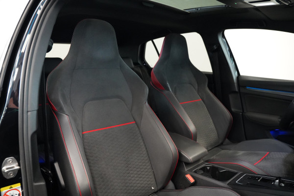 Volkswagen Golf 2.0 TSI GTI Clubsport Panoramadak Harman&Kardon Head-Up 24 Maanden garantie* (Vraag naar de voorwaarden)