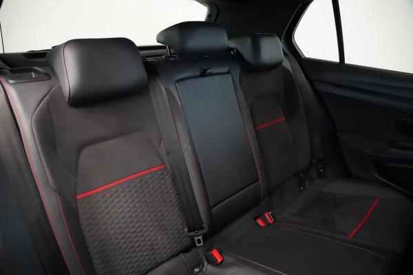 Volkswagen Golf 2.0 TSI GTI Clubsport Panoramadak Harman&Kardon Head-Up 24 Maanden garantie* (Vraag naar de voorwaarden)