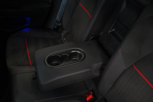 Volkswagen Golf 2.0 TSI GTI Clubsport Panoramadak Harman&Kardon Head-Up 24 Maanden garantie* (Vraag naar de voorwaarden)