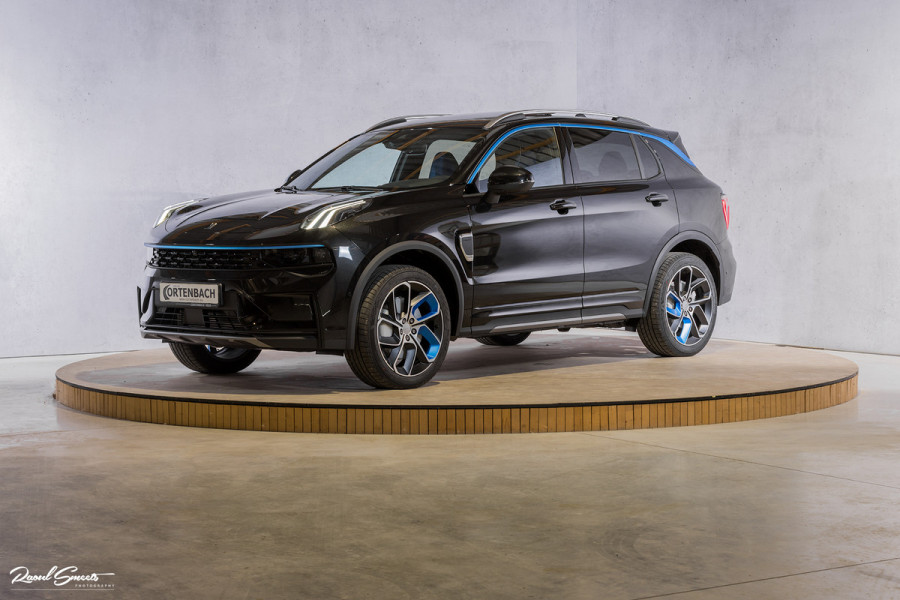 Lynk & Co 01 1.5 All-in geprijsd: inclusief onderhoud, 1 jaar BOVAG-garantie | Panorama dak | Adaptieve cruise | Blis | Memory |