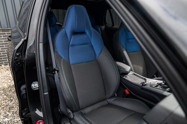 Lynk & Co 01 1.5 All-in geprijsd: inclusief onderhoud, 1 jaar BOVAG-garantie | Panorama dak | Adaptieve cruise | Blis | Memory |