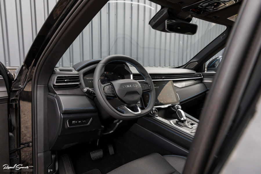 Lynk & Co 01 1.5 All-in geprijsd: inclusief onderhoud, 1 jaar BOVAG-garantie | Panorama dak | Adaptieve cruise | Blis | Memory |