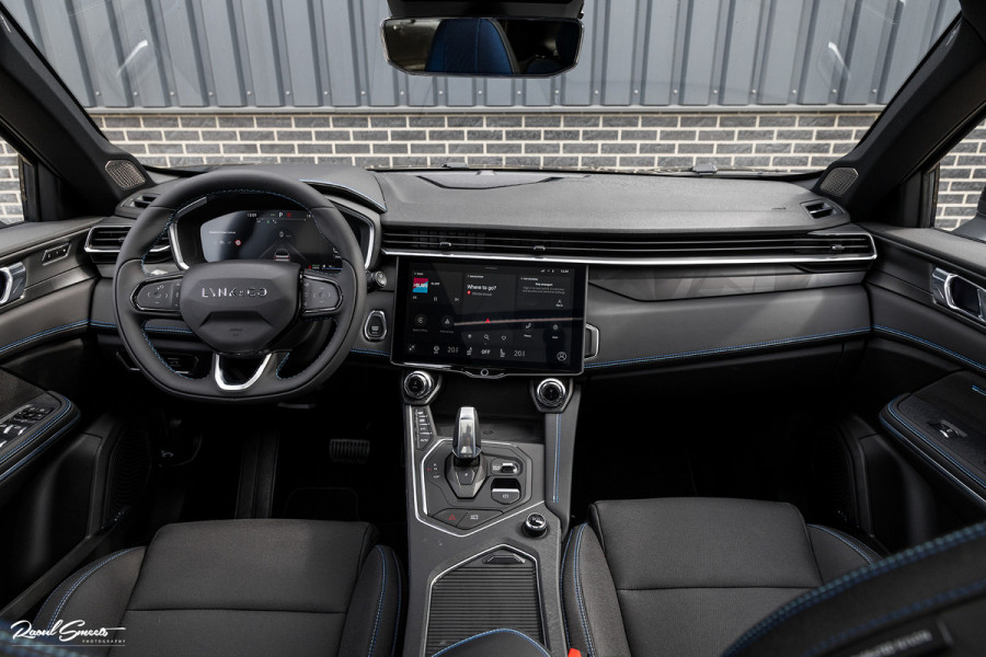 Lynk & Co 01 1.5 All-in geprijsd: inclusief onderhoud, 1 jaar BOVAG-garantie | Panorama dak | Adaptieve cruise | Blis | Memory |