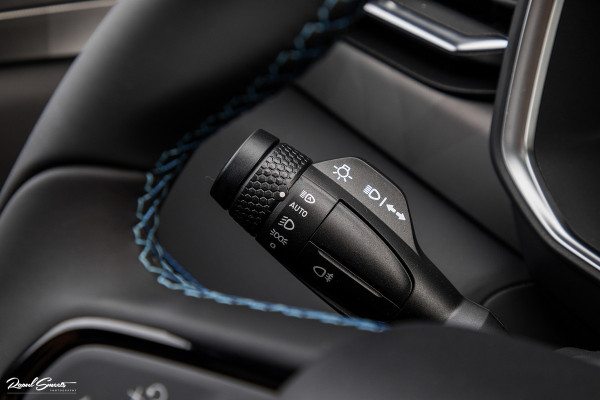Lynk & Co 01 1.5 All-in geprijsd: inclusief onderhoud, 1 jaar BOVAG-garantie | Panorama dak | Adaptieve cruise | Blis | Memory |