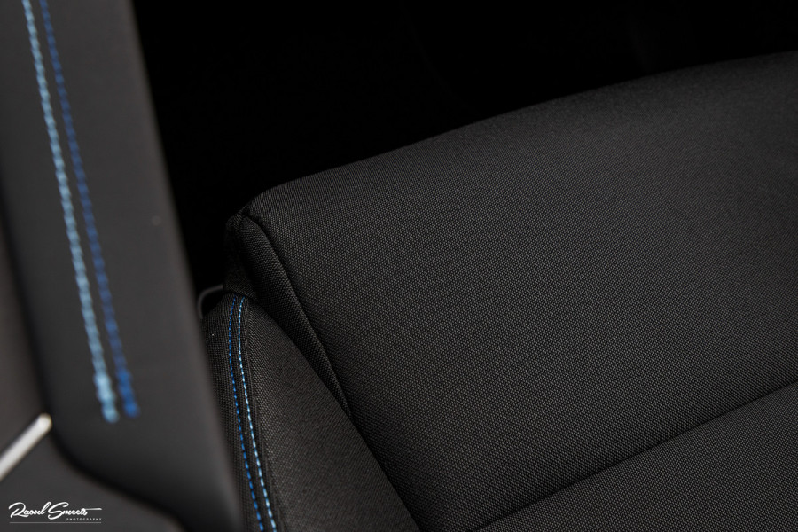 Lynk & Co 01 1.5 All-in geprijsd: inclusief onderhoud, 1 jaar BOVAG-garantie | Panorama dak | Adaptieve cruise | Blis | Memory |