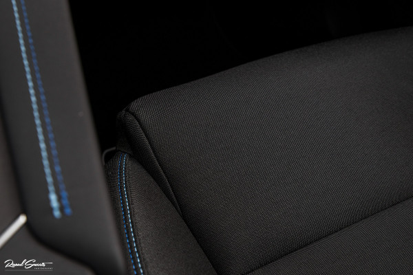 Lynk & Co 01 1.5 All-in geprijsd: inclusief onderhoud, 1 jaar BOVAG-garantie | Panorama dak | Adaptieve cruise | Blis | Memory |