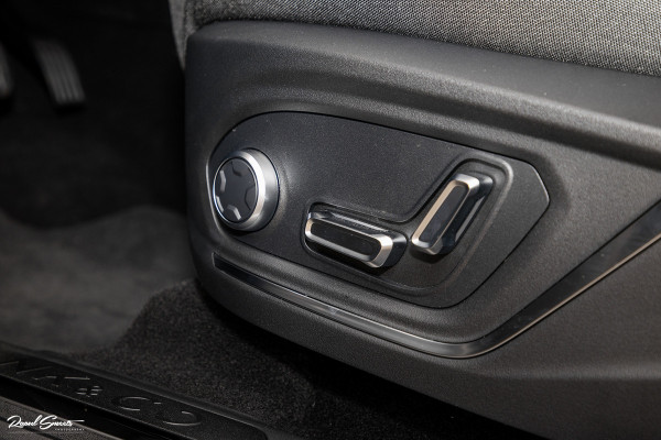 Lynk & Co 01 1.5 All-in geprijsd: inclusief onderhoud, 1 jaar BOVAG-garantie | Panorama dak | Adaptieve cruise | Blis | Memory |