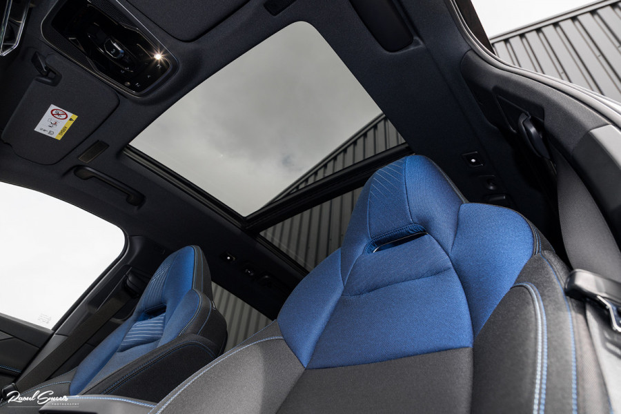 Lynk & Co 01 1.5 All-in geprijsd: inclusief onderhoud, 1 jaar BOVAG-garantie | Panorama dak | Adaptieve cruise | Blis | Memory |