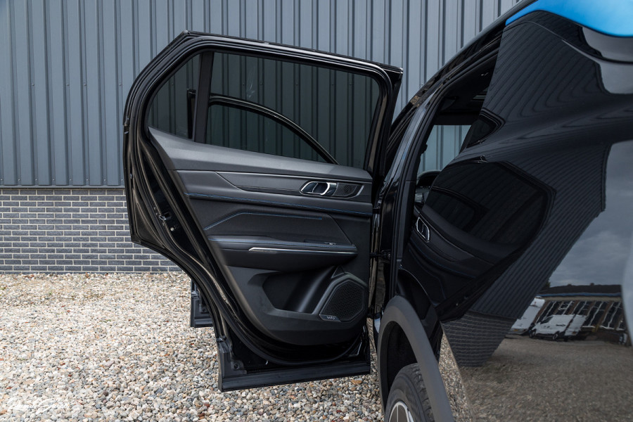 Lynk & Co 01 1.5 All-in geprijsd: inclusief onderhoud, 1 jaar BOVAG-garantie | Panorama dak | Adaptieve cruise | Blis | Memory |
